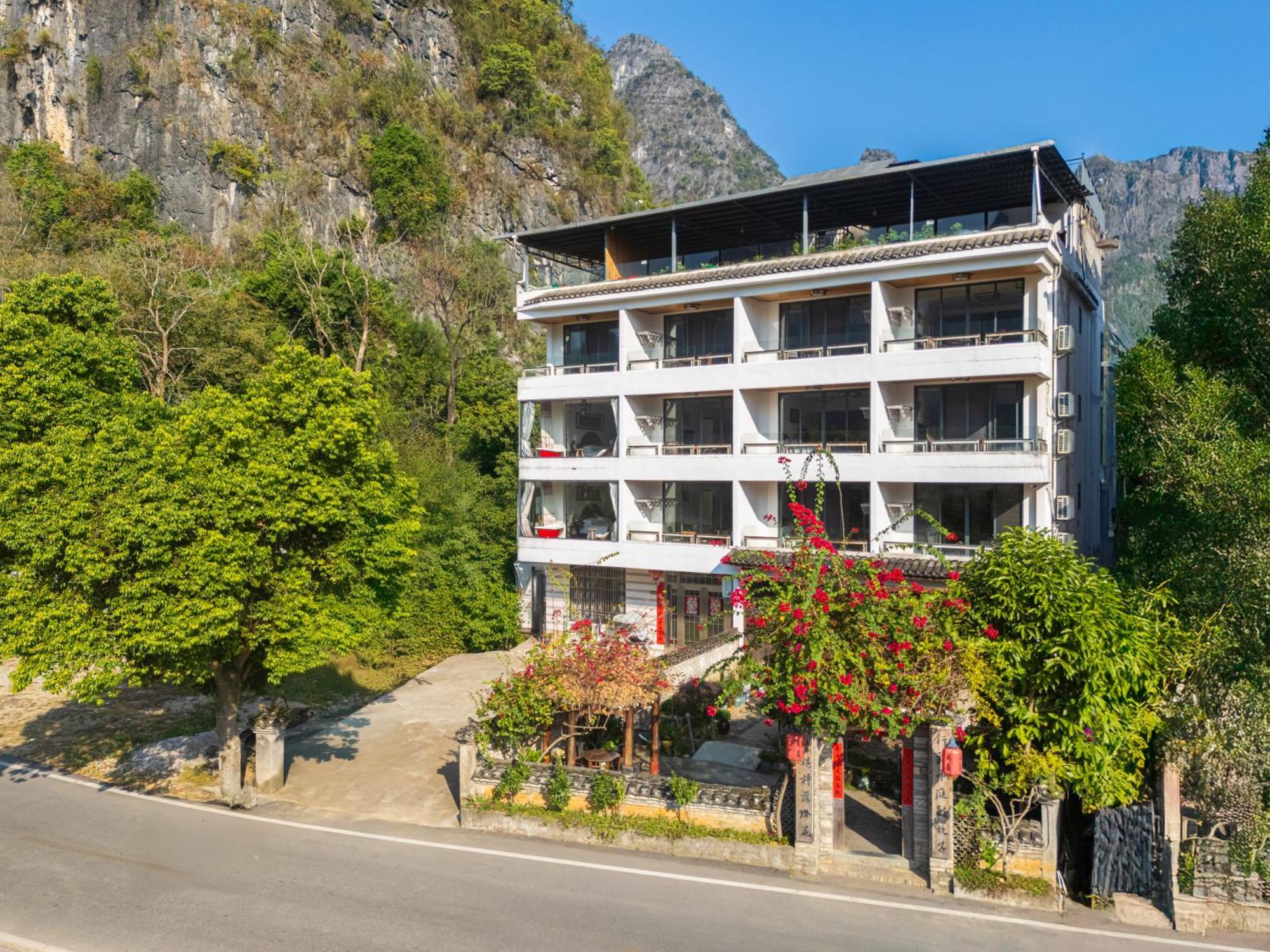 Leisure Courtyard Hotel Yangshuo-Free Shuttle Bus To Yangshuo Station Stay 2 Nights One Way Екстер'єр фото