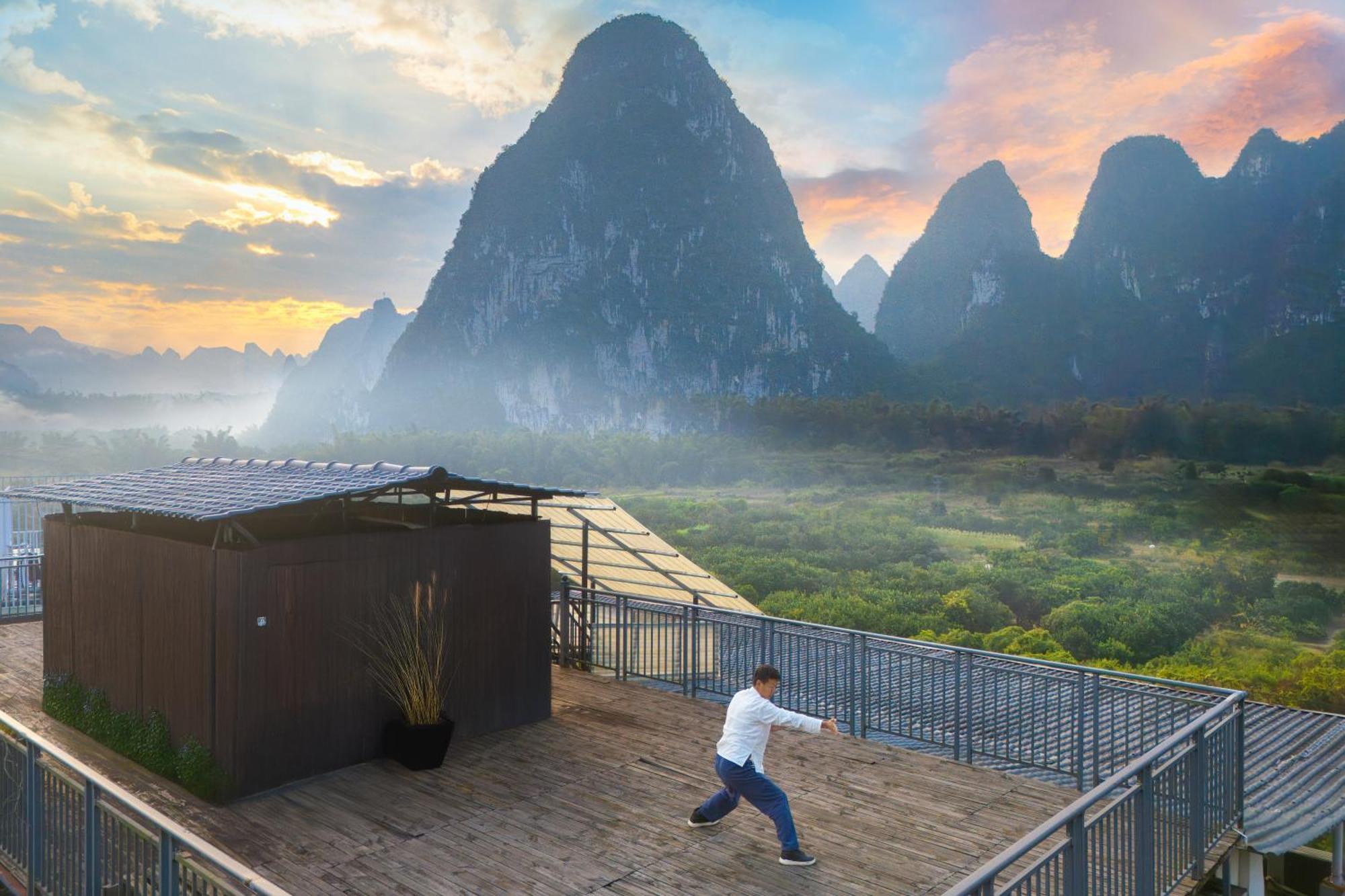 Leisure Courtyard Hotel Yangshuo-Free Shuttle Bus To Yangshuo Station Stay 2 Nights One Way Екстер'єр фото