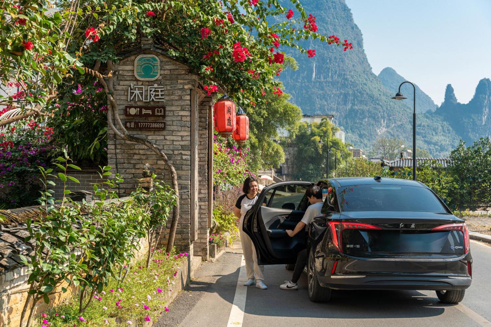 Leisure Courtyard Hotel Yangshuo-Free Shuttle Bus To Yangshuo Station Stay 2 Nights One Way Екстер'єр фото