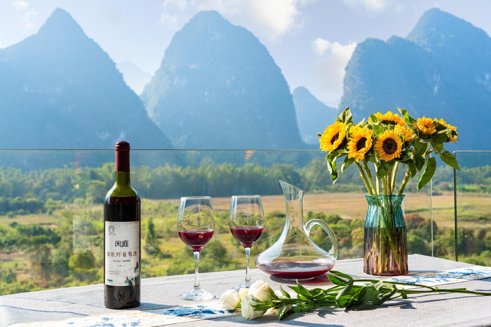 Leisure Courtyard Hotel Yangshuo-Free Shuttle Bus To Yangshuo Station Stay 2 Nights One Way Екстер'єр фото
